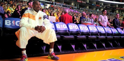 Dvylika NBA klubų gali graužtis nagus, kad Kobe sėdi ne ant jų suolo