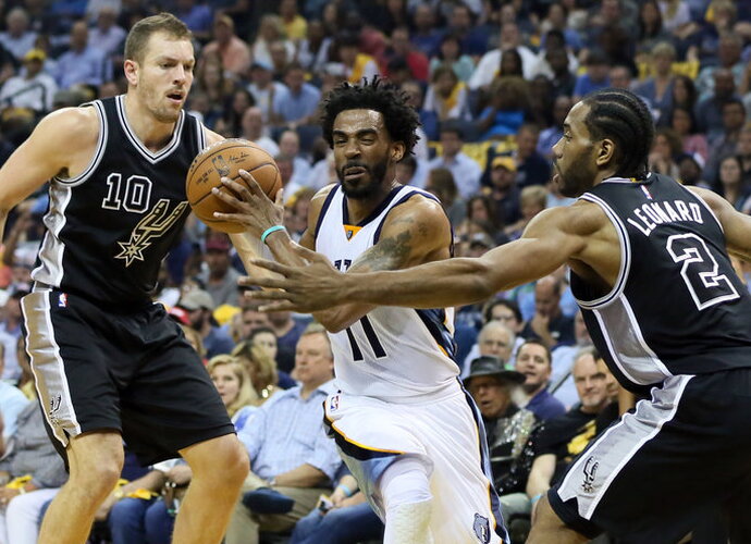 Solidus M.Conley žaidimas leido „Grizzlies“ apginti namų sienas (Scanpix nuotr.)