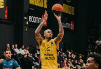 C.Reynoldsas žais Utenoje