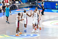 T.Cavanaugh prie pergalės prisidėjo dvigubu dubliu (FIBA nuotr.)
