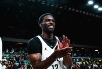 K.Evansas su „Lions“ marškinėliais prisistatė oficialiame mače