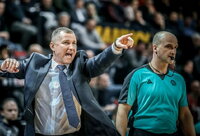 T.Rinkevičius dėkojo Ž.Janavičiui (FIBA Europe nuotr.)