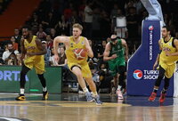 B.Manekas solidžiai rungtyniauja Turkijoje