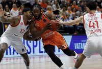 S.Ojeleye domina serbus (Euroleague.net)