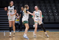 Dvidešimtmetės startavo galingai (FIBA nuotr.)