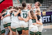 Dvidešimtmetės rašo istoriją (FIBA nuotr.)
