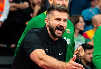 L.Kleiza traukiasi (Asociacija „Lietuvos krepšinis“ nuotr.)