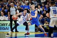 T.Satoransky atliko 16 rezultatyvių perdavimų (FIBA nuotr.)