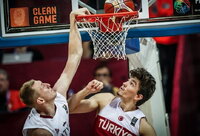 R.Šmitas vedė latvius į priekį  (FIBA Europe nuotr.)
