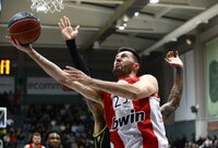 A.Petersas domina Madrido klubą