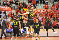 Belgijos klubas švenčia pateiktą staigmeną (FIBA Europe nuotr.)