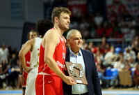 A.Vezenkovas žibėjo