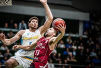 J.Strelniekas demonstruoja fantastišką formą (FIBA nuotr.)