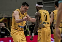Iki ketvirtfinalio AEK atvedęs J.Mačiulis dėl trofėjaus gali ir nesirungti (FIBA Europe nuotr.)