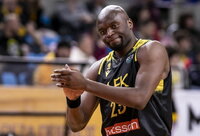M.Kabengele palieka AEK (FIBA nuotr.)