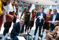 „Keravnos“ bandys eliminuoti „Lietkabelį“ (FIBA nuotr.)