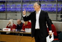 L.Šalkus pyko, jog jo auklėtinės nevykdė trenerio nurodymų