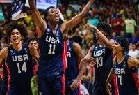 Amerikiečiai švenčia (FIBA nuotr.)
