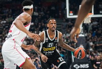 J.Nunnally tapo AEK nariu