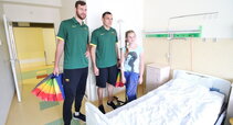 Lietuvos rinktinė aplankė sergančius vaikus