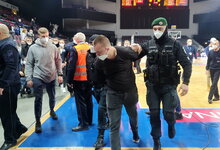 Aistruolių konfliktas su policija...