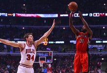 NBA: „Bulls“ – „Raptors“