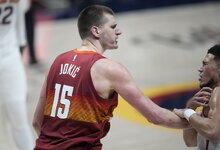 NBA atkrintamosios: „Nuggets“ –...