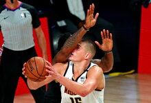 NBA atkrintamosios: „Lakers“ –...