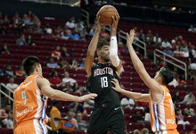 NBA ikisezoninis mačas:„Rockets“ –...