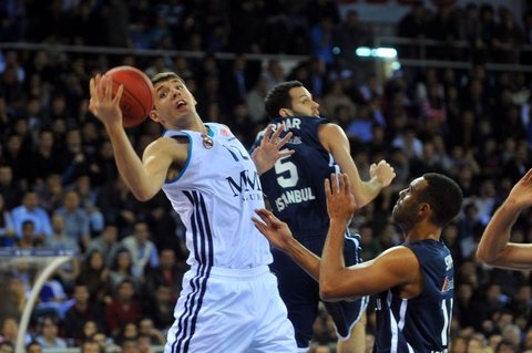 Eurolyga: „Anadolu Efes“ – „Real“ 