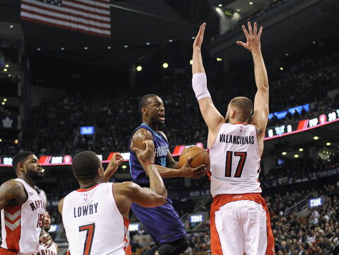 NBA: „Raptors“ – „Hornets“
