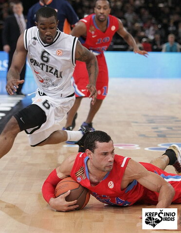 Trajan Langdon ant žemės