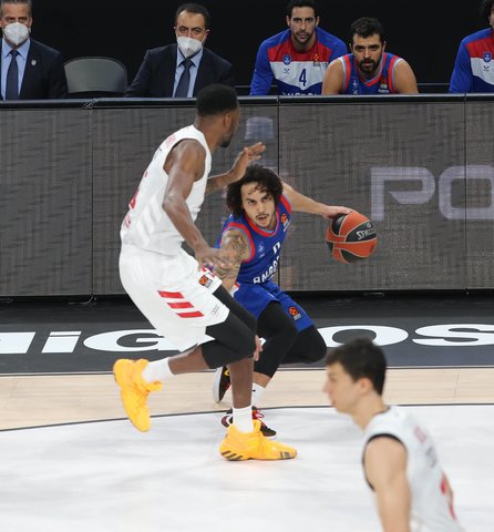 „Anadolu Efes“ – „Bayern“