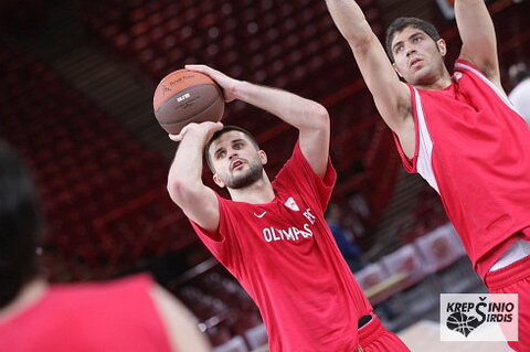 Linas Kleiza meta į krepšį