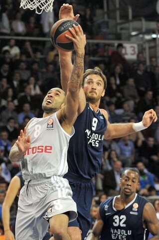 Eurolyga: „Anadolu Efes“ – „Brose Baskets“