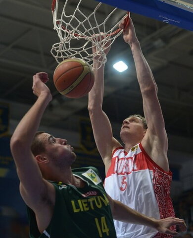 Mozgovas deda per Valančiūną