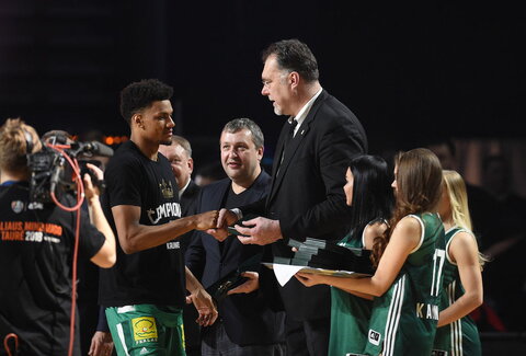 Toupane'as, Sabonis