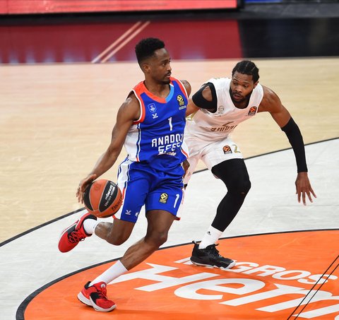 „Anadolu Efes“ – „Bayern“