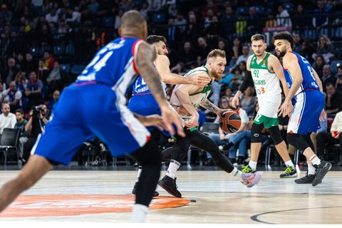 „Anadolu Efes“ – „Žalgiris“