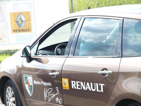 Žalgiriečiai ir toliau vairuos "Renault"