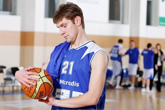 „Kibirkšties-Tichės-IKI“ komanda įveikė pramogų pasaulio atstovus