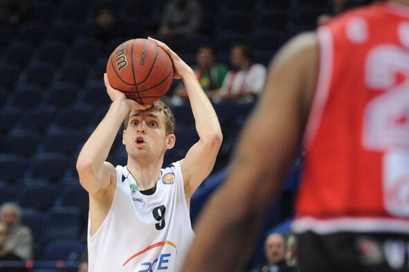 Karolakas