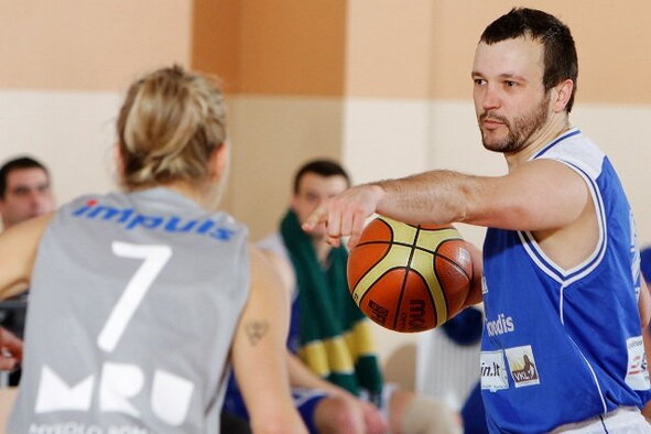 „Kibirkšties-Tichės-IKI“ komanda įveikė pramogų pasaulio atstovus