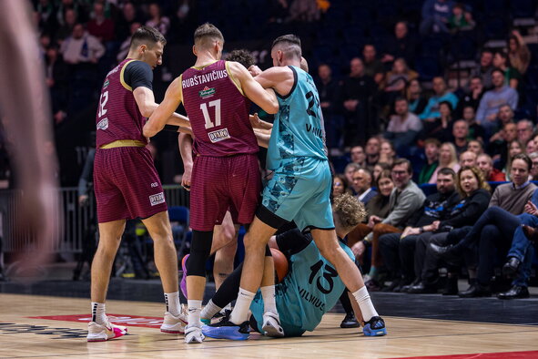 Lietkabelis, Wolves