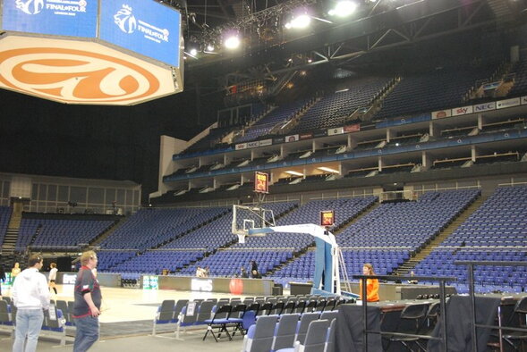 O2 arena neprasidėjus rungtynėms