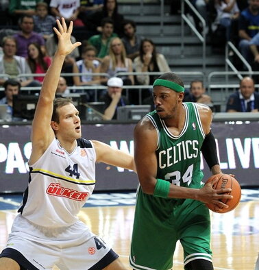 Pierce Savas