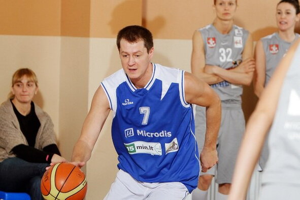 „Kibirkšties-Tichės-IKI“ komanda įveikė pramogų pasaulio atstovus