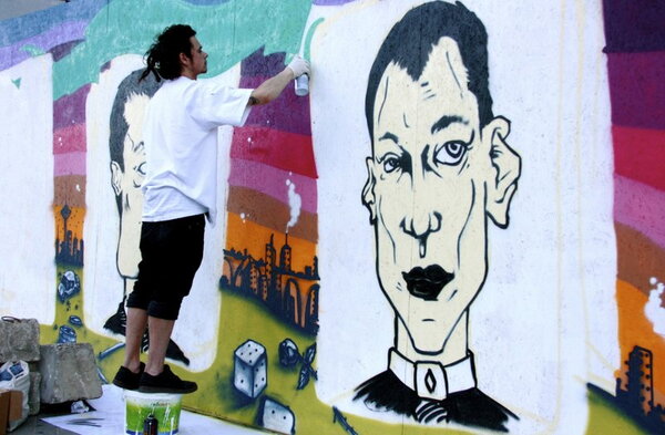 Graffiti piešinyje K. Kemzūra virto mafijos šeimos galva