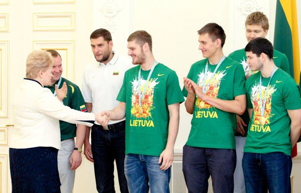Prezidentė sveikina U20 rinktinę