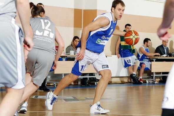 „Kibirkšties-Tichės-IKI“ komanda įveikė pramogų pasaulio atstovus